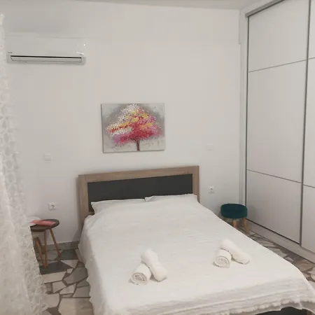 Apartment Eirene *