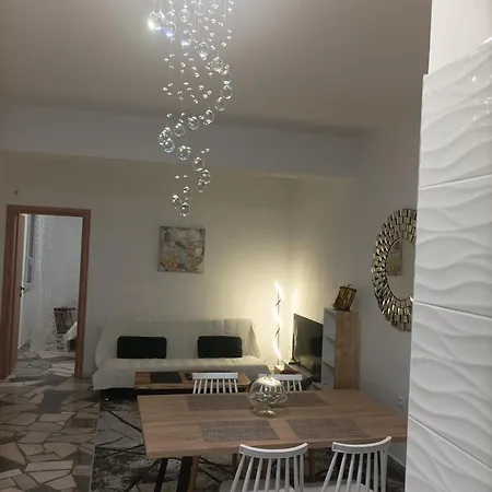 Eirene Apartment *
